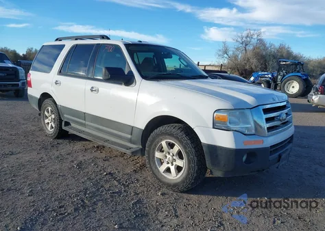 2013 Ford Expedition Xl z USA, uszkodzony, nr VIN 1FMJU1G52DEF49218